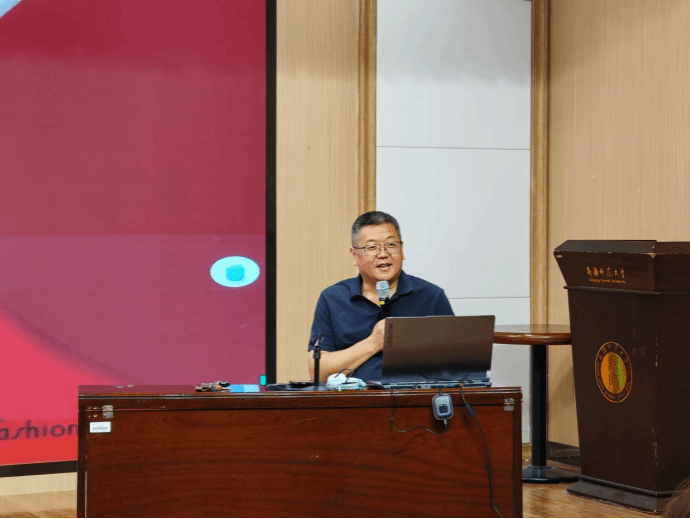逐梦考研路，奏响新乐章——开展考研辅导与政策解读活动